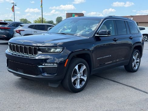 Used 2024 Jeep Grand Cherokee Limited 4xe AWD/4WD image 4