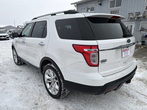 Used 2015 Ford Explorer XLT w/ Equipment Group 202B image 3