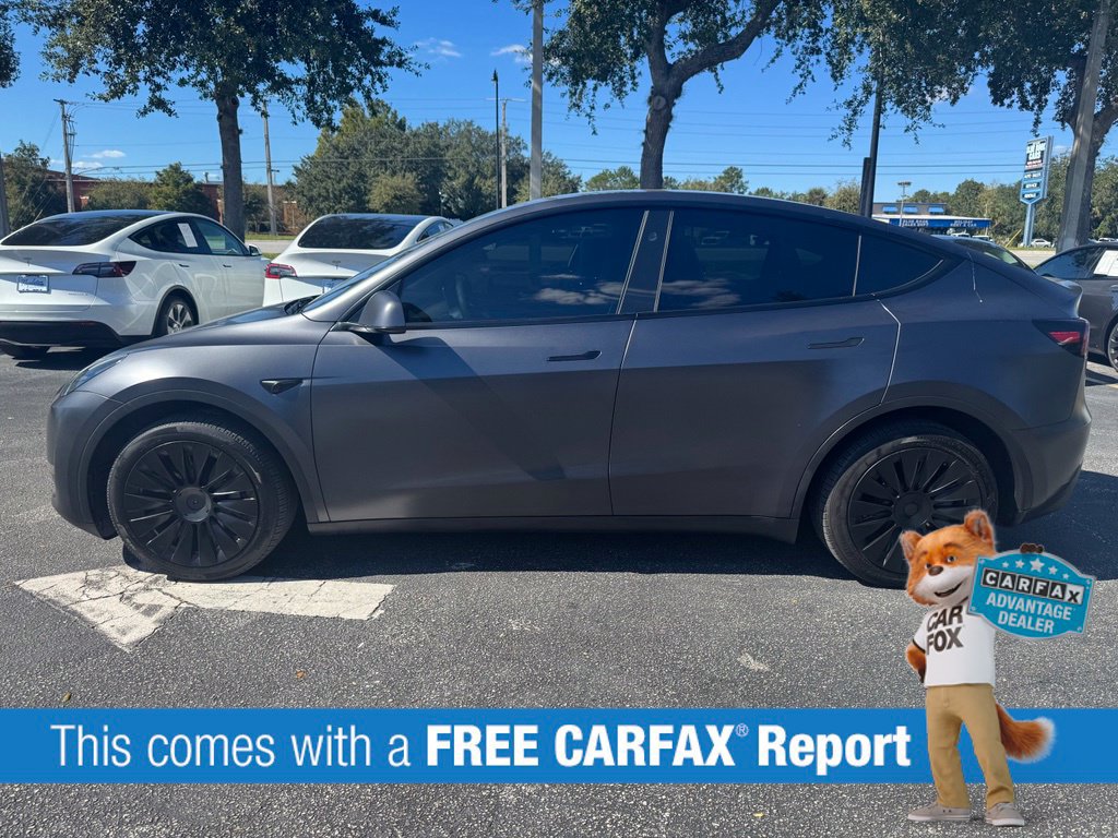 Used 2024 Tesla Model Y Long Range AWD/4WD image 2