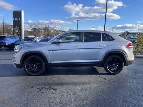 Used 2022 Volkswagen Atlas Cross Sport SE image 3