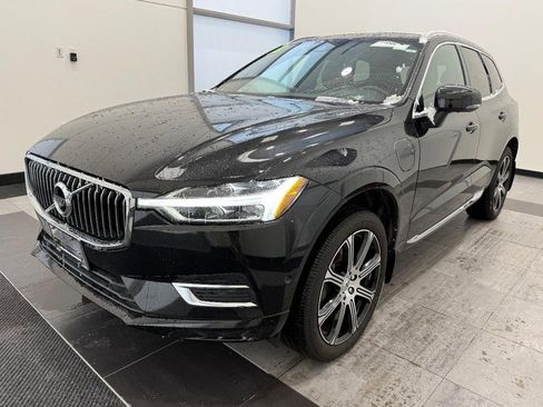 Used 2018 Volvo XC60 T8 Inscription w/ Luxury Seat Package image 6