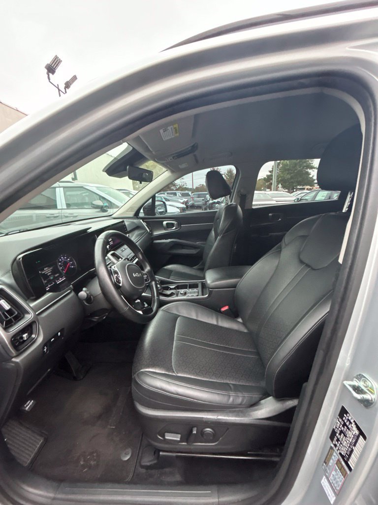 Used 2022 Kia Sorento S FWD image 12