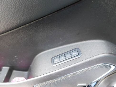 Used 2018 Chevrolet Suburban Premier image 36