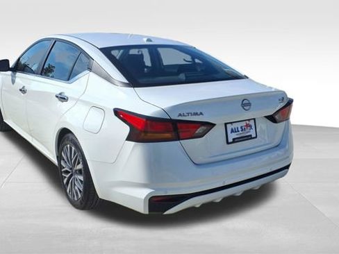 Used 2025 Nissan Altima 2.5 SV image 7