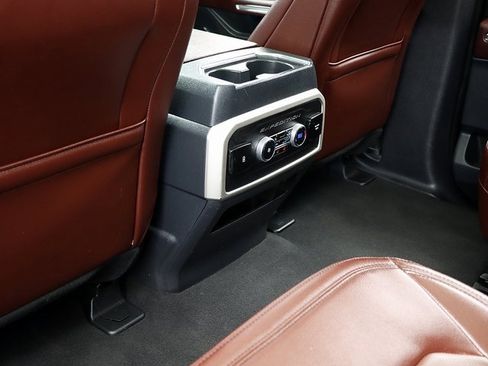 Used 2024 Ford Expedition Limited image 14