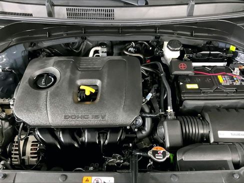 Used 2025 Kia Soul LX w/ LX Technology Package FWD image 10