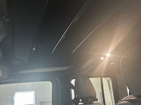 Used 2025 Jeep Wrangler Sport S image 3