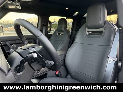 Used 2025 Land Rover Defender 110 image 15