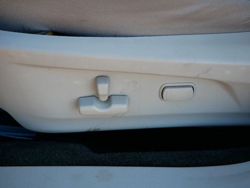 Used 2013 Subaru Outback 2.5i Premium w/ All-Weather Pkg image 19