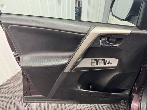 Used 2016 Toyota RAV4 XLE w/ Convenience Package AWD/4WD image 10