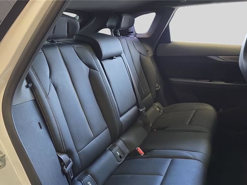 Used 2025 Cadillac Optiq Luxury 2 w/ LPO, Floor Liner Package AWD/4WD image 17