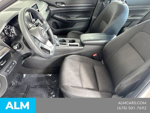 Used 2025 Nissan Altima 2.5 SV FWD image 11