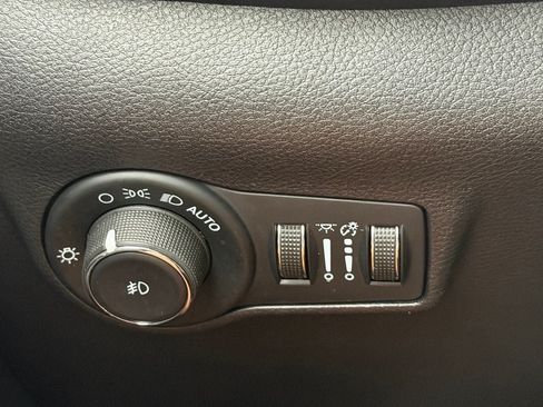 Used 2022 Jeep Compass Latitude AWD/4WD image 23