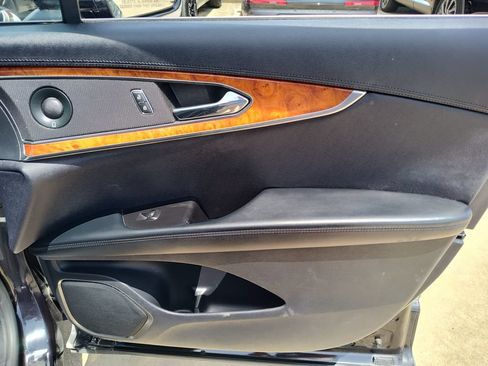 Used 2019 Lincoln Nautilus Reserve FWD image 35