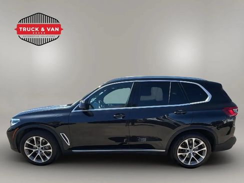 Used 2019 BMW X5 xDrive40i w/ Premium Package 2 AWD/4WD image 2