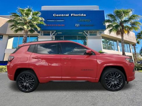 Used 2022 Jeep Compass Limited w/ (RED) Package image 4