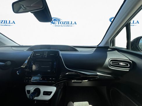 Used 2018 Toyota Prius FWD image 11