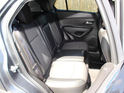 Used 2018 Chevrolet Trax LT w/ Sun & Sound Package AWD/4WD image 36