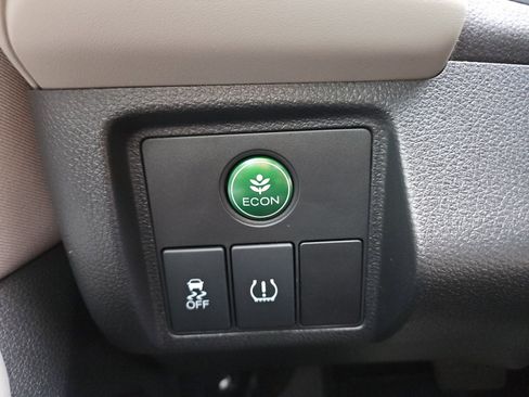 Used 2016 Honda HR-V LX image 23