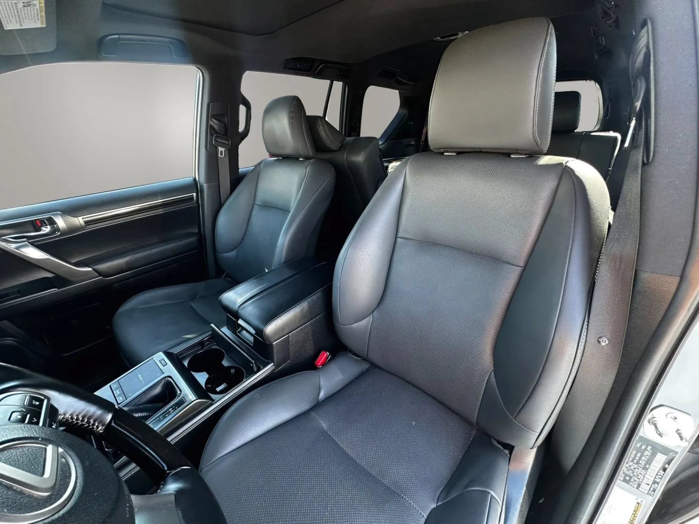Used 2023 Lexus GX 460 Premium w/ Accessory Package AWD/4WD image 12