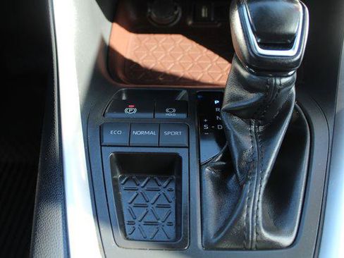 Certified 2021 Toyota RAV4 Limited FWD image 38