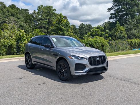 New 2026 Jaguar F-PACE R-Dynamic S image 3