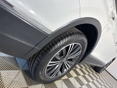 Used 2024 Volkswagen Tiguan Wolfsburg Edition image 34
