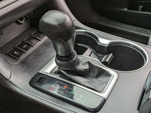 Used 2016 Toyota Highlander LE image 12