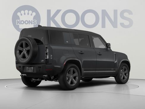 Used 2025 Land Rover Defender 110 AWD/4WD image 4