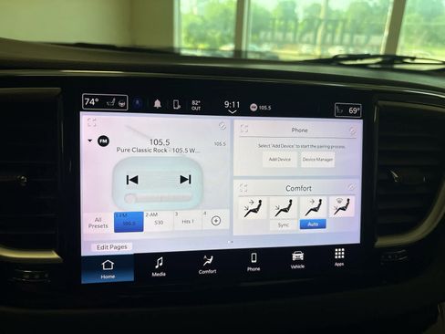 Used 2022 Chrysler Pacifica Touring-L FWD image 30