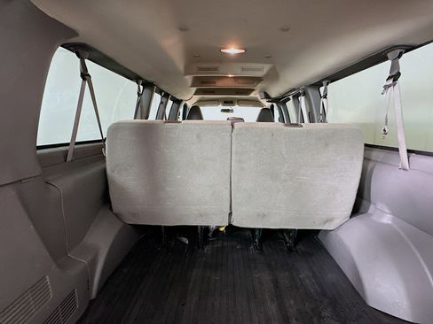 Used 2023 Chevrolet Express 3500 LS image 26