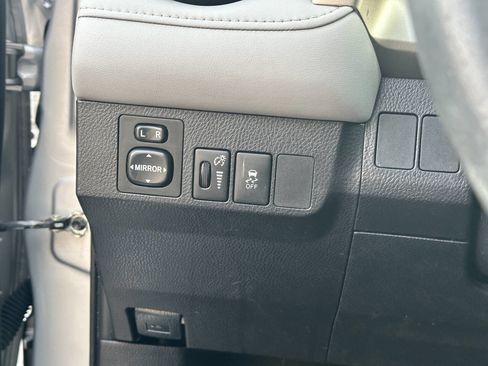 Used 2014 Toyota RAV4 XLE image 16