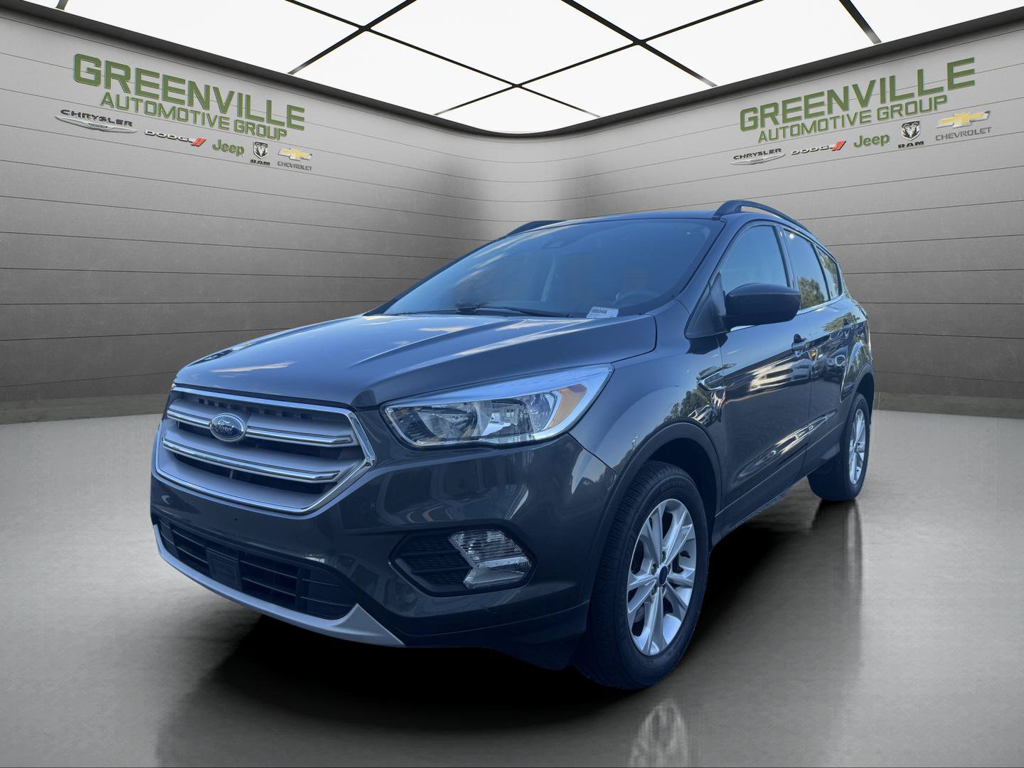 Used 2018 Ford Escape SE w/ Ford Safe & Smart Package AWD/4WD image 1
