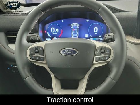 Used 2026 Ford Explorer Active AWD/4WD image 29
