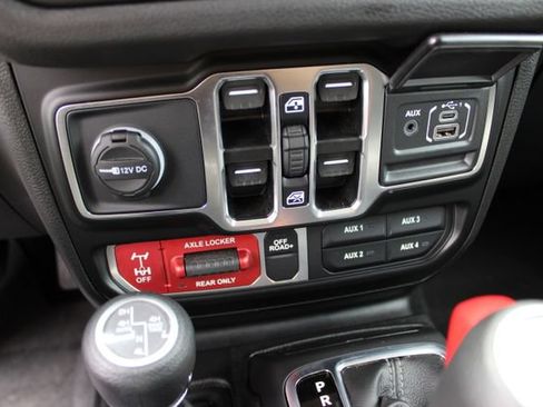 Used 2025 Jeep Wrangler Unlimited Sport S 4xe AWD/4WD image 27