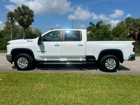 Used 2024 Chevrolet Silverado 2500 LT AWD/4WD image 7