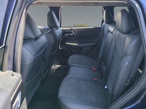 Used 2024 Mitsubishi Outlander SE image 13