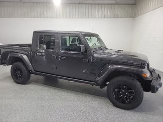 Used 2023 Jeep Gladiator Sport AWD/4WD video 1