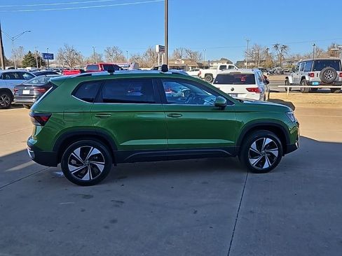 New 2026 Volkswagen Taos SE AWD/4WD image 4