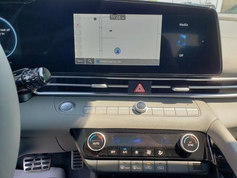 New 2025 Hyundai Elantra SEL image 9