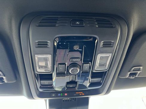 Used 2026 GMC Yukon Denali w/ Advanced Technology Package image 39