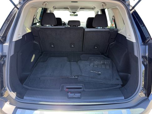 Used 2023 Nissan Rogue SV FWD image 17