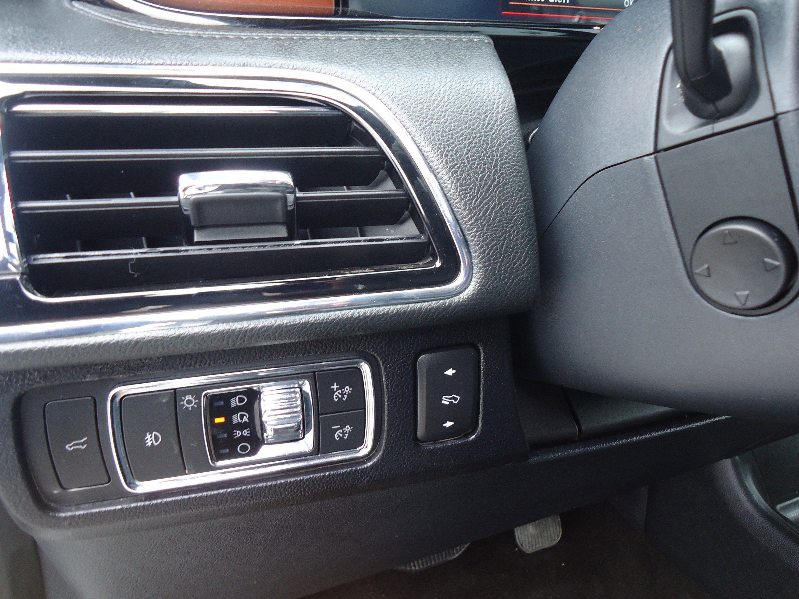Used 2023 Lincoln Navigator Reserve AWD/4WD image 15