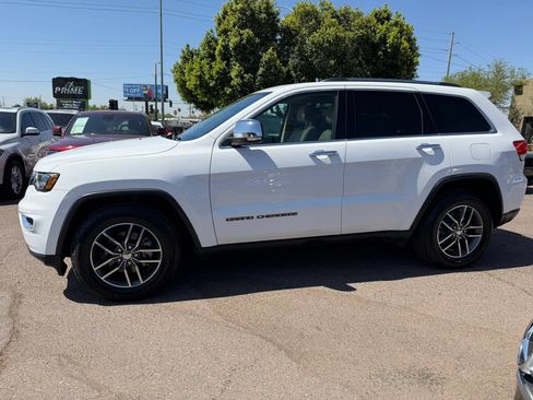 Used 2017 Jeep Grand Cherokee Limited w/ Luxury Group II RWD image 7