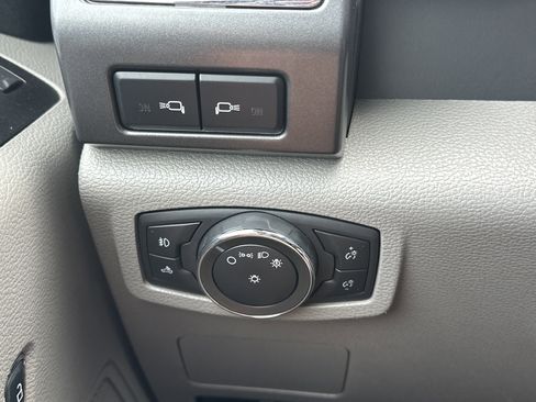 Used 2021 Ford F250 XLT w/ XLT Premium Package AWD/4WD image 27