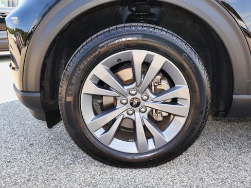 Used 2023 Ford Explorer XLT w/ Equipment Group 202A image 32