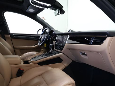 Used 2019 Porsche Macan AWD/4WD image 22