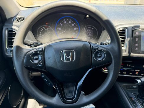 Used 2018 Honda HR-V EX image 14