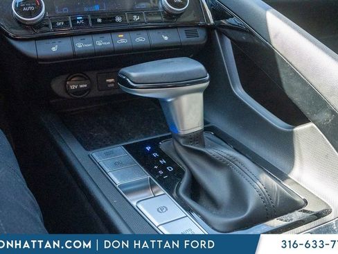 Used 2023 Hyundai Elantra Limited image 13