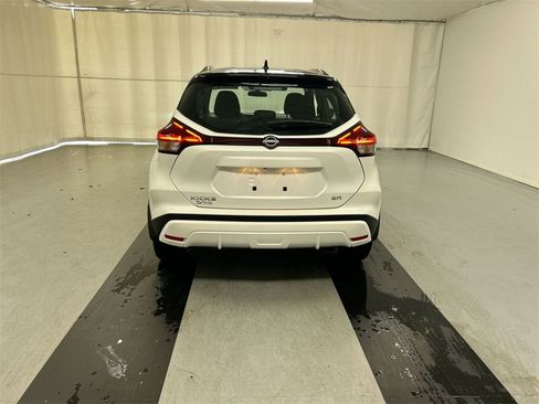Certified 2023 Nissan Kicks SR image 7